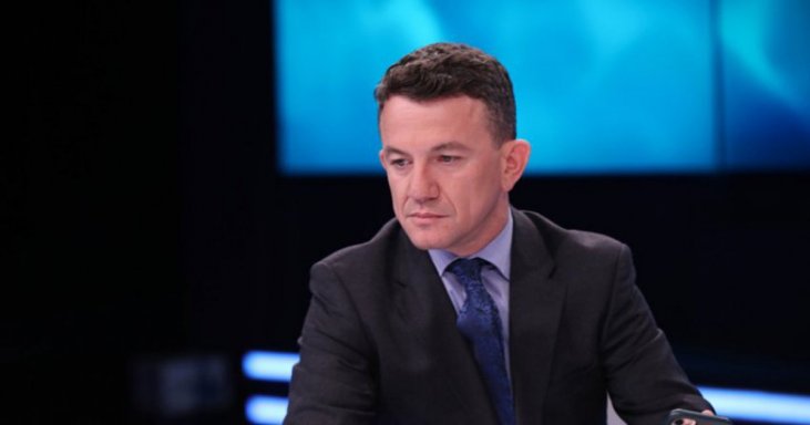 Berat Buzhala ironi me Grida Dumen: Është e vetmja që e ka bërë Top-in edhe me Ramën edhe Albin Kurtin, plus në krushqi me opozitën