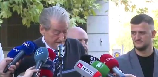 Berisha: Arkitekti i sistemit të reformës në drejtësi është Xhorxh Soros