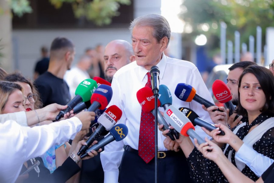 Berisha: Ndryshimi i qëndrimit të administratës së re në SHBA, rrit shpresën se këtu mund të luftohet krimi dhe kartelet