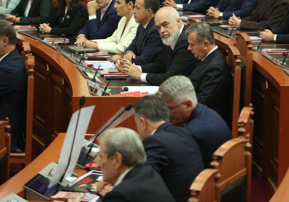 BIRN: ‘Arkitektura’ parlamentare e propozuar nga Edi Rama; antiligjore dhe autoritariste