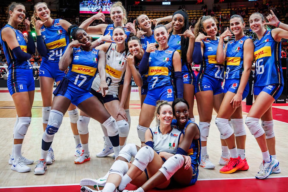 Botërori i Volejblollit për vajza/ Italia mposht Brazilin, shkon në finale me Turqinë