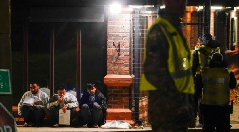 Britania e Madhe u shpall “luftë” emigrantëve, plani i ri i masave