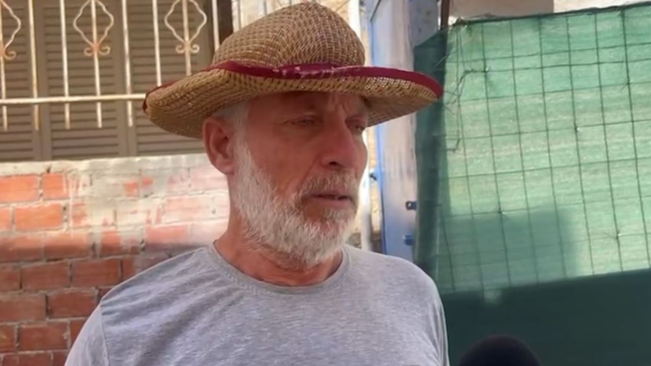 Bullizmi në Sarandë/ Një gjimnaziste tenton aktin ekstrem, hidhet nga kati i katërt, por e shpëton tenda. Babai: Edhe djalin e keqtrajtojnë