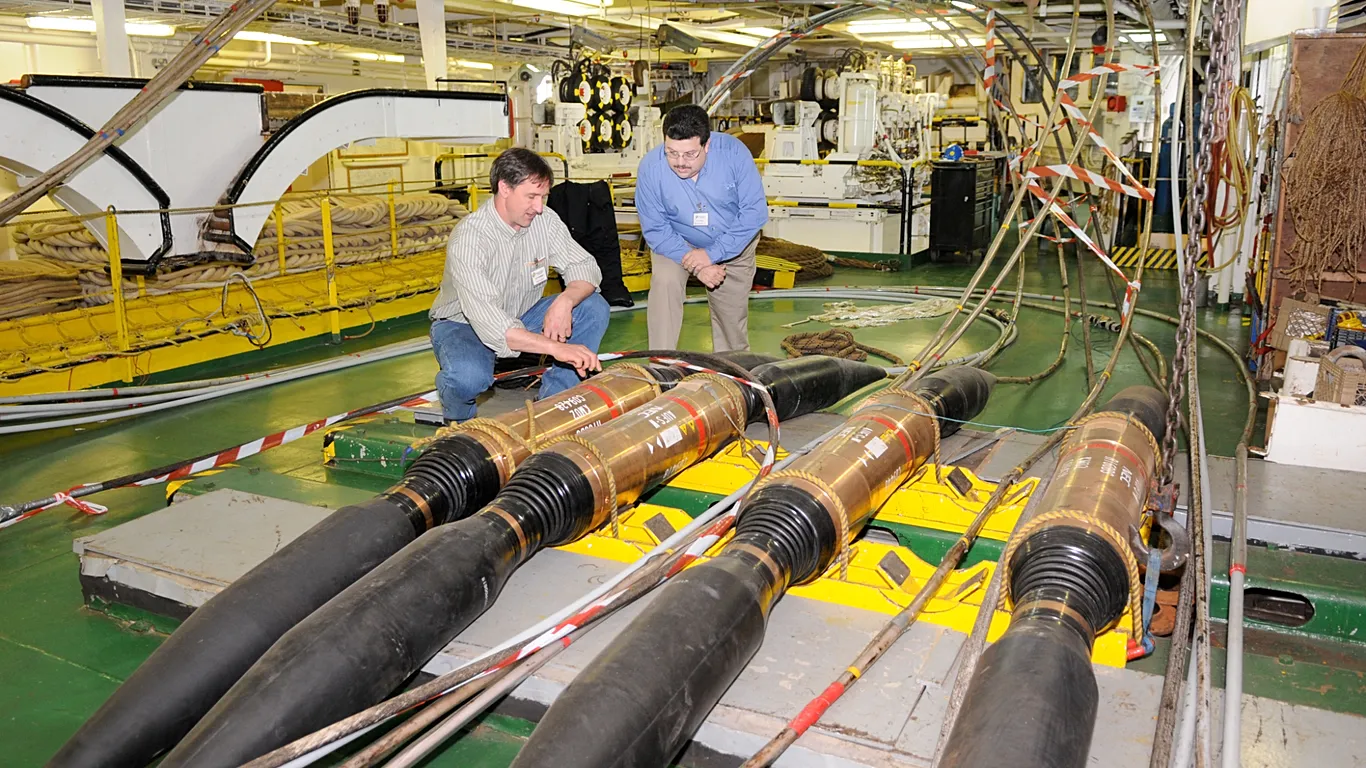 Çfarë dimë për ndërprerjet e internetit nga kabllot nënujore të prera në Detin e Kuq