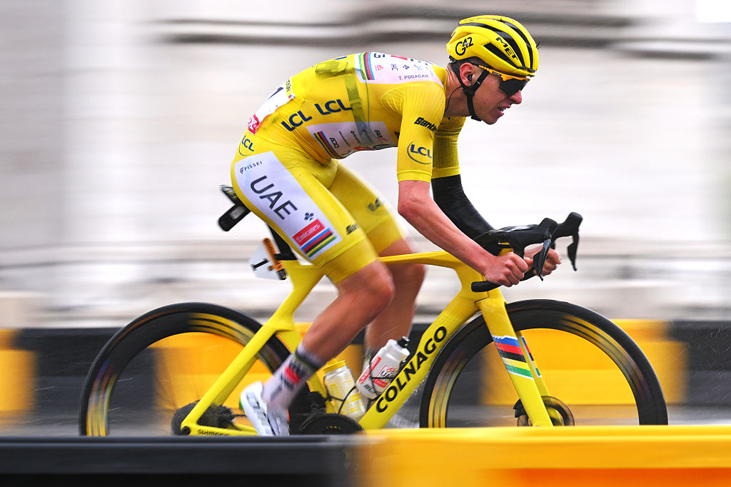 ÇIKLIZËM/ Pogaçar bën bis, kampion bote me 66 kilometër shkëputje