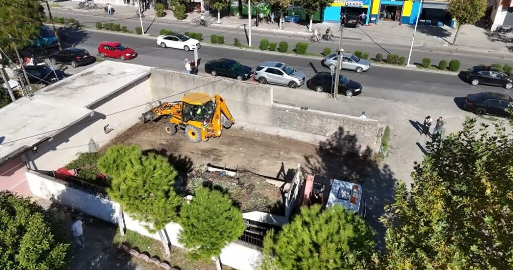 Çlirimi i hapësirave publike, Rama ndan të tjera pamje: Ecim, që nga Shkodra gjer në Vlorë!