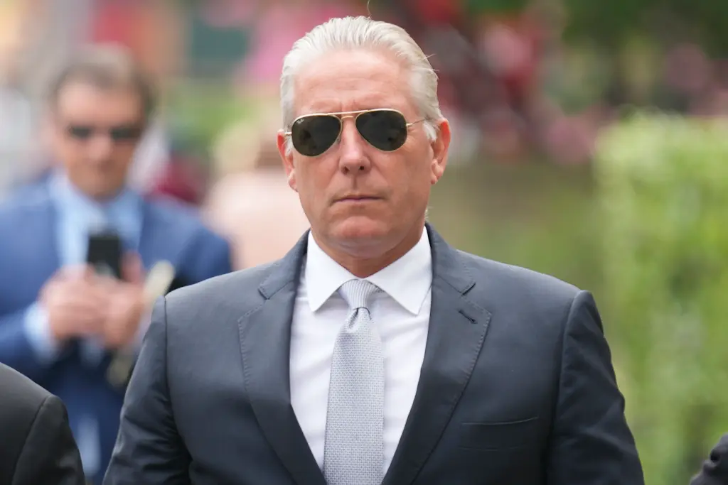 “Dekonspiroi hetimet…” New York Post, artikull për skandalin e Charls McGonigal, zbardhen bisedat me zyrtarin shqiptar