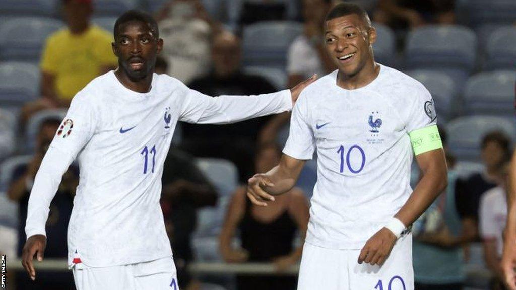 Dembele fut në “sherr” Francën me klubin e PSG-së, sulmuesi do të mungojë për të paktën 6 javë