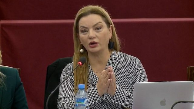 “Diella, fasadë për të fshehur korrupsionin”, Vokshi paralajmëron: Parlamenti i ri pasqyron interesat e krimit