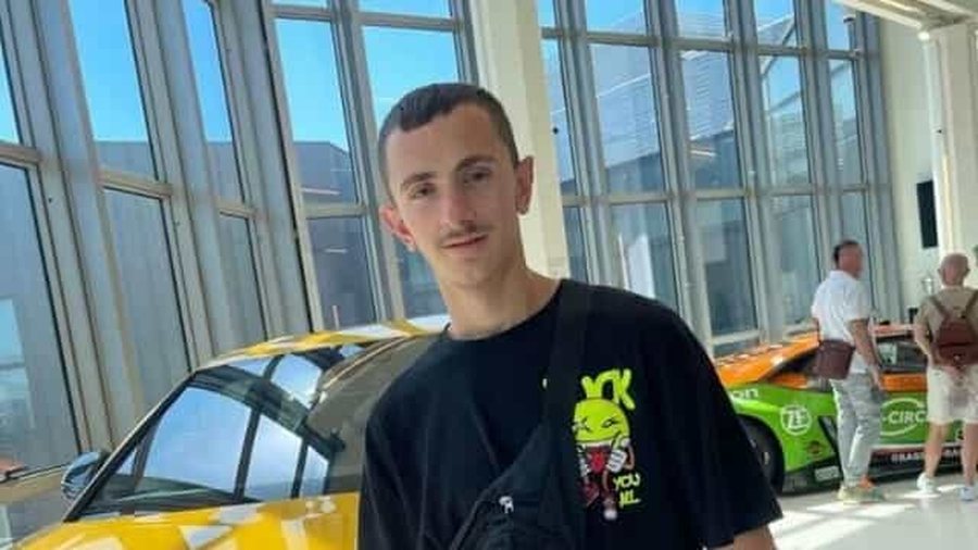 “Do të na mungosh, pusho në paqe”/ Miqtë vajtojnë shqiptarin, i cili humbi jetën në një ndjekje policore