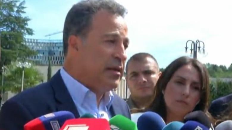 “Do t’i jap hapësirë kujtdo”/ Peleshi flet si kryeparlamentari i ri: Opozita duhet të jetë e kënaqur me ndarjet komisioneve