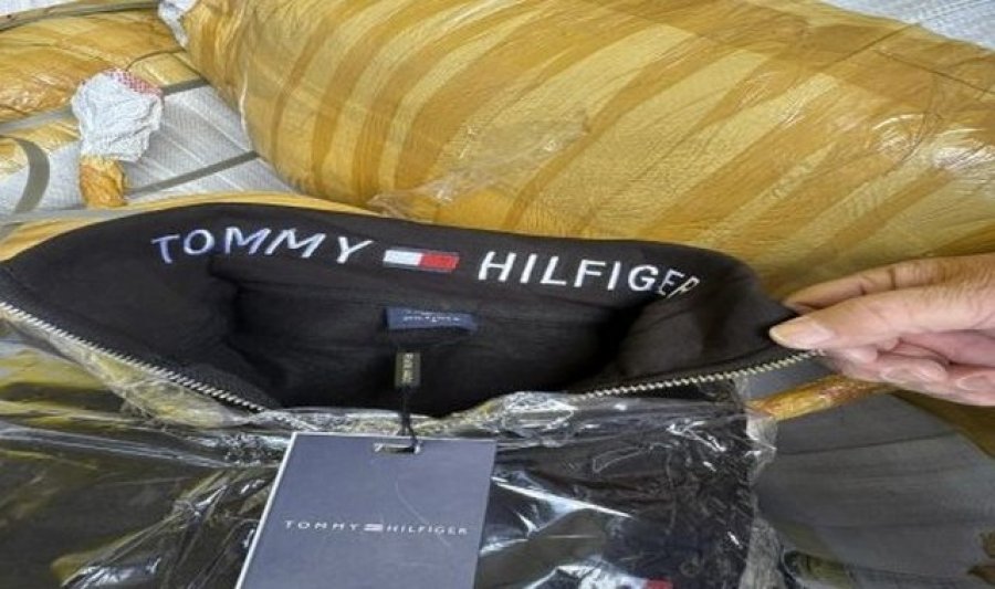 Dogana ndalon mallra të falsifikuara me logo të markave të famshme