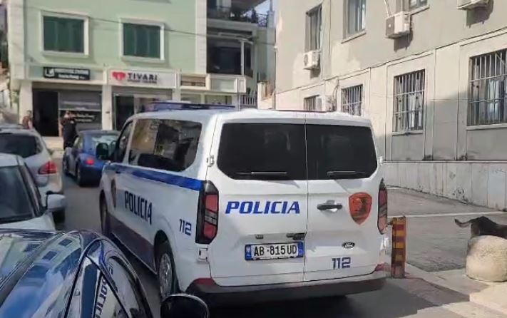 “Donte të më përdhunonte”, del para gjykatës i riu që vrau me thikë 51-vjeçarin në Durrës/ Ja çfarë deklaroi ai