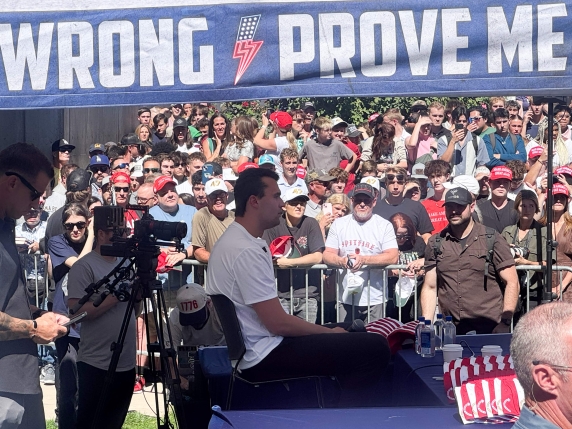 “Dua të jem provokues”/ Charlie Kirk, influenceri me miliona ndjekës që tronditi politikën amerikane