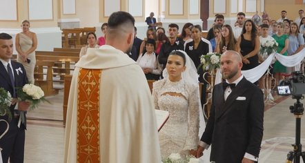 E mahnitshme, çifti vjen nga Australia për t’u martuar në Shkodër