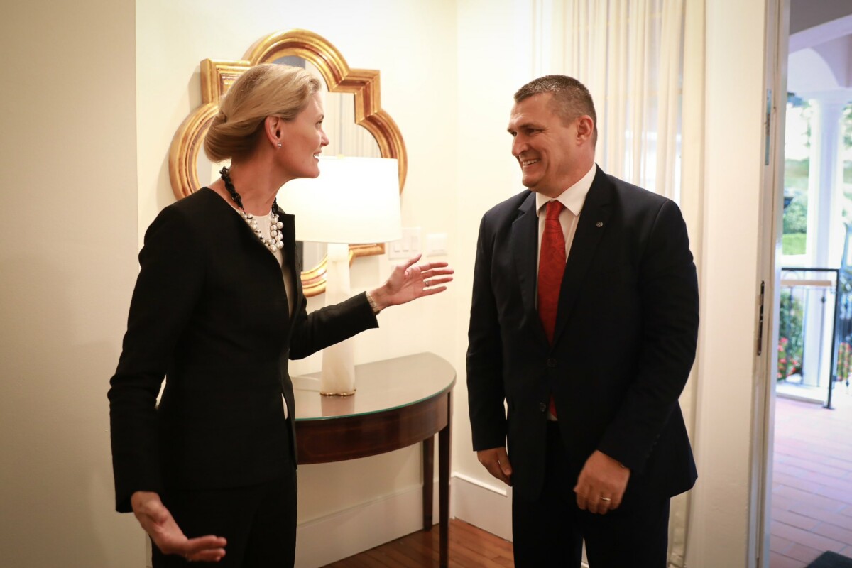 E ngarkuara me punë e Ambasadës së SHBA i kujton Dumanit takimin në DASH, kryeprokurori i SPAK nën presion për…