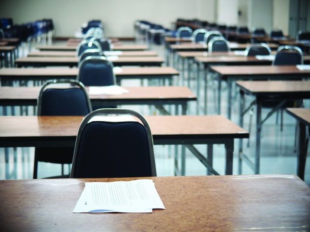 “Emigracioni dhe cilësia e ulët po vr*sin arsimin”/ Psikologia ngre alarmin: Shkollat po boshatisen