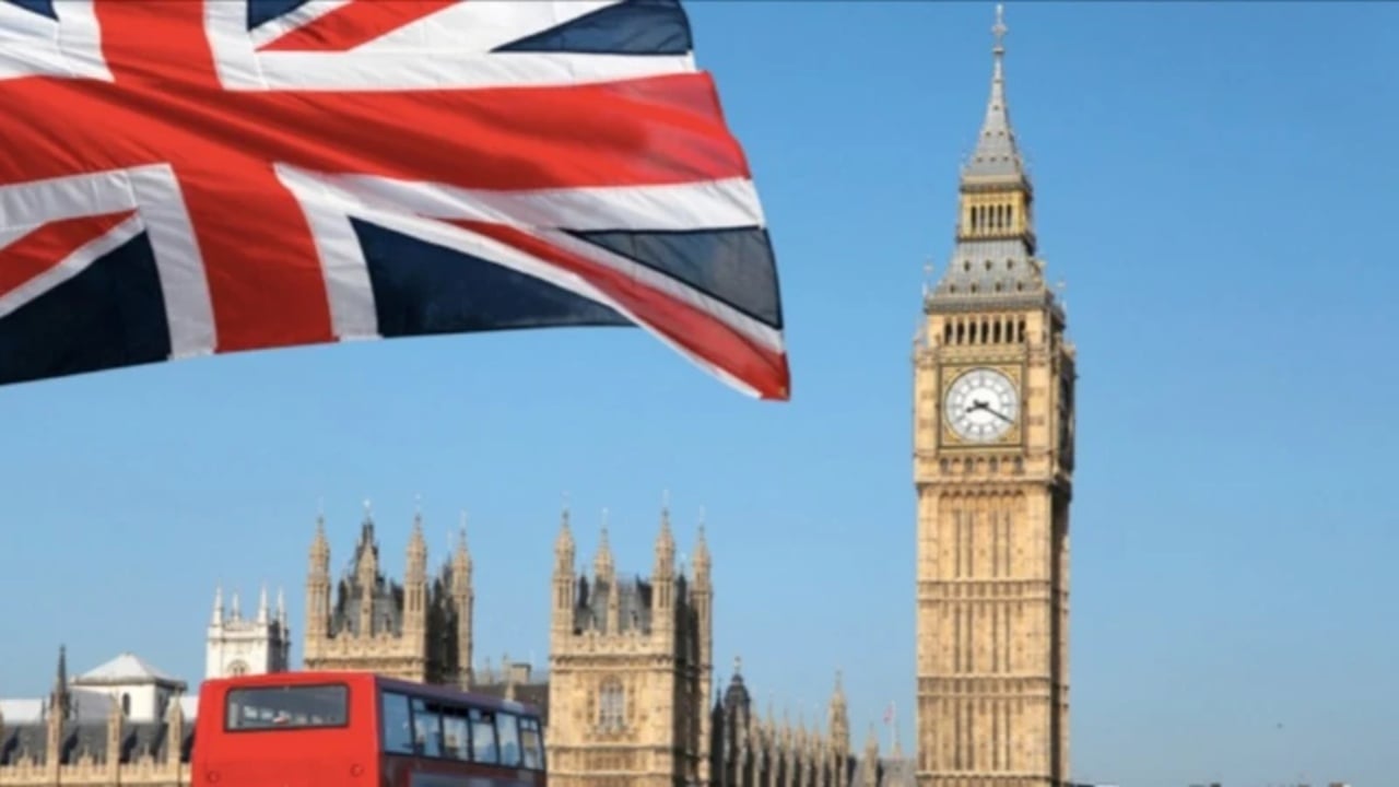 Emigracioni ilegal/ Britania e Madhe pritet të aplikojë letërnjoftimet digjitale, preken edhe shqiptarët