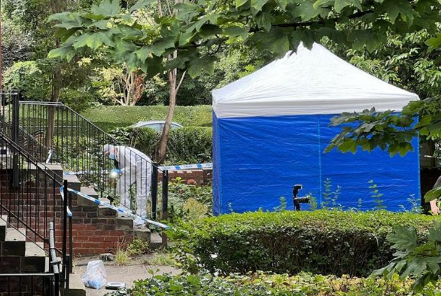 EMRAT/ E rëndë, 26-vjeçari shqiptar vritet me thikë nga kushëriri i tij në Britani