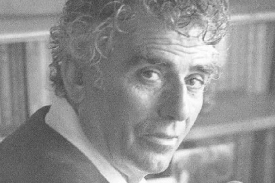 Ernest Heminguej – Petro Markos: Shkrimtari që e do njeriun dhe vdes për të, shkruan mirë!