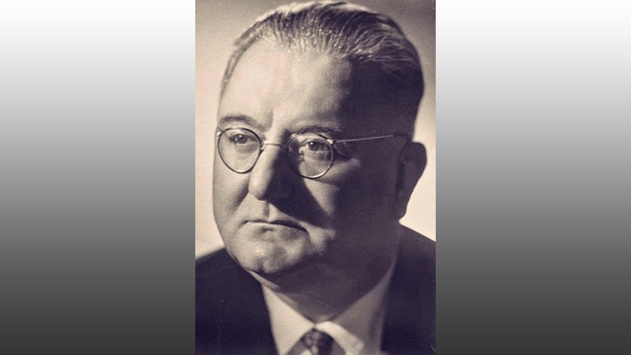 Ernest Koliqi: Shqiptarve u pëlqen politika e kafehaneve…