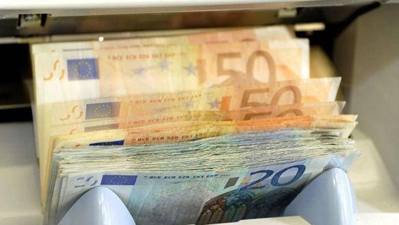 Euro vijon zhvlerësimin, BSH për dy muaj bleu 72.7 milionë euro për të ‘qetësuar’ kursin e këmbimit