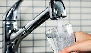 “Fatura rriten, rubinetat thahen”, PL ‘thumbon’ Ramën: Mashtruat me 24 orë ujë, sot kryeqytetasit pijnë premtime