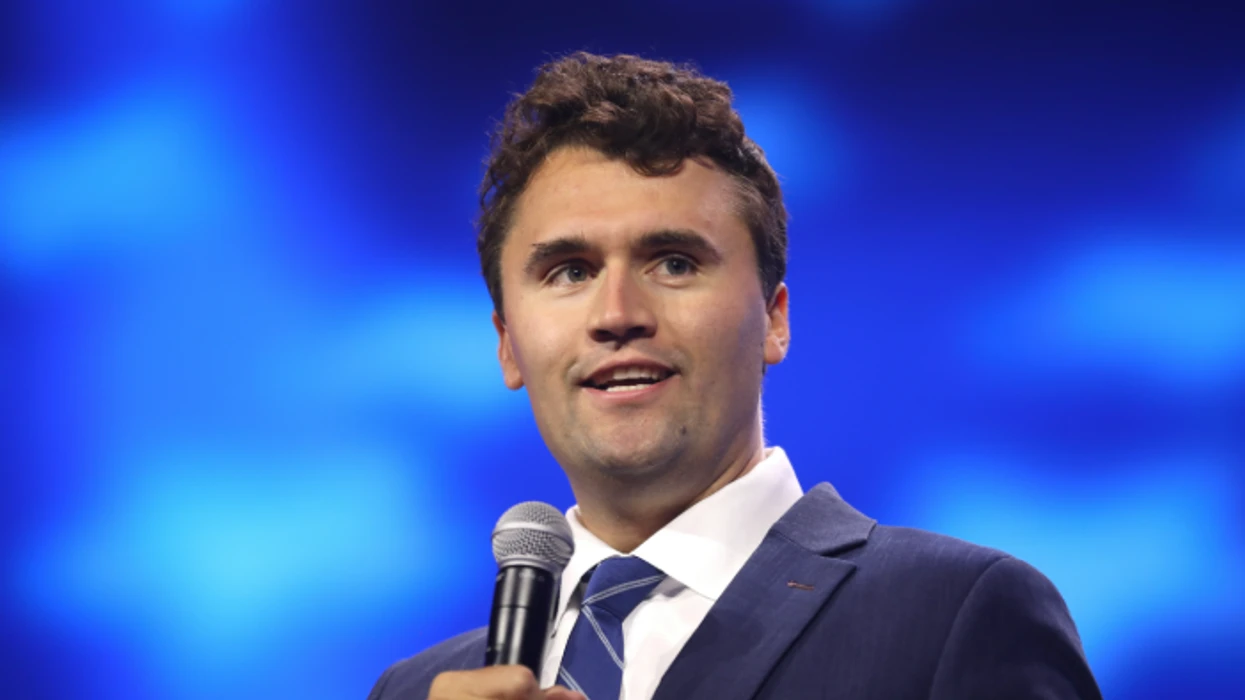 FBI: Shenjat në armën e përdorur për vrasjen e Charlie Kirk përputhen me ato të të dyshuarit