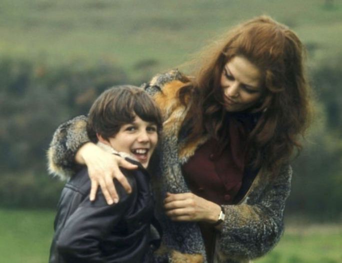 Fëmija i përdhunimit u prezantua si vëlla/ Sekreti ‘i turpshëm’ i kinemasë italiane që Claudia Cardinale e mbajti të fshehur për 9 vite