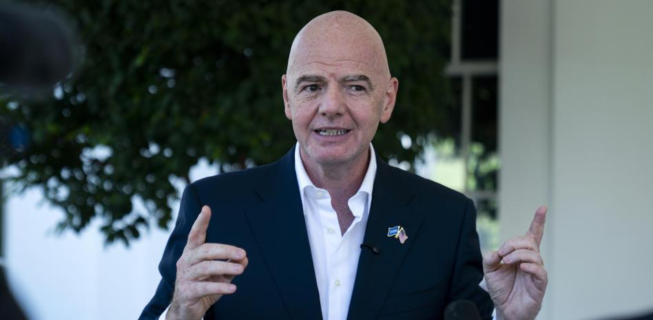 FIFA njofton ndryshimin rrënjësor në kalendarin e sezonit të ardhshëm