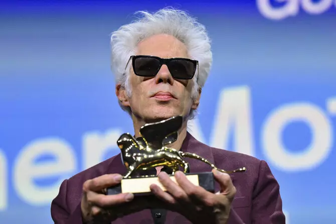 Filmi ‘Father Mother Sister Brother’ i Jim Jarmusch fiton ‘Luanin e artë’ në Venecia
