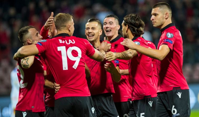 “Finalja” e parë për në Botërorin 2026/ Publikohen formacionet zyrtare të Shqipëri-Letoni