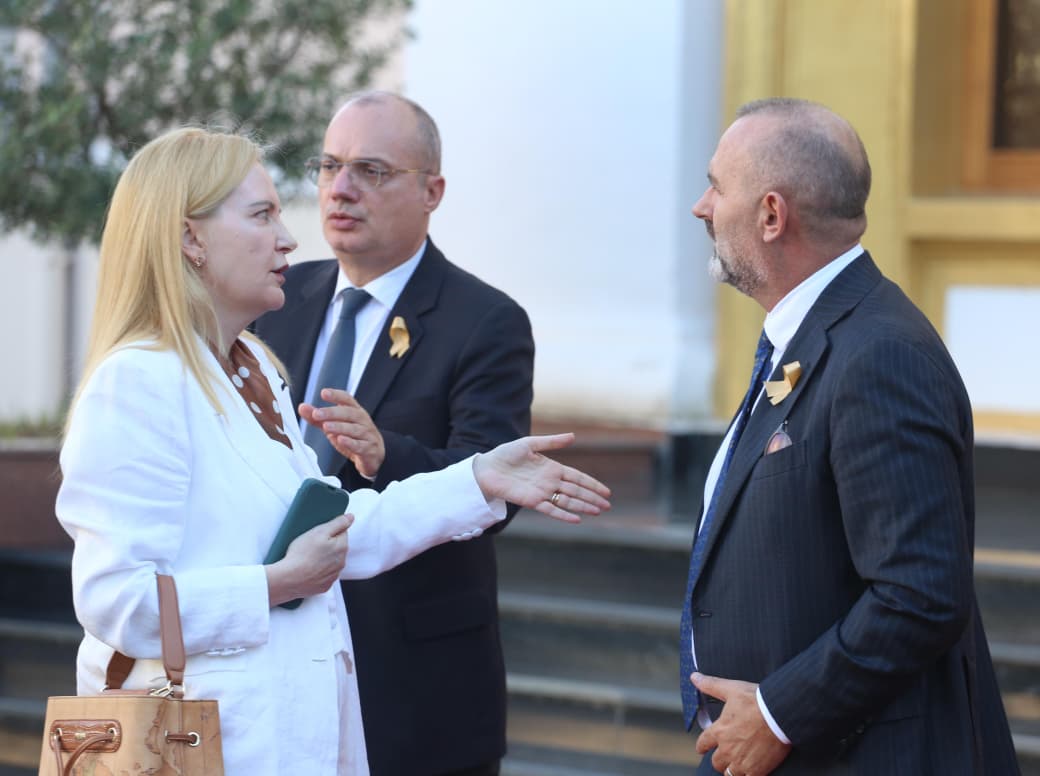 FOTO- Nga përplasja mes Dodës dhe Manjës tek rikthimi i Topallit/ Çfarë nuk u pa sot nga seanca në Kuvend