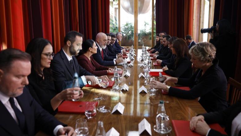 FOTOLAJM/ Mbahet mbledhja e parë e qeverisë ‘Rama 4’, pas betimit në Presidencë
