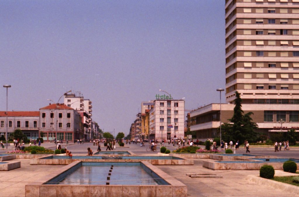Fotot që “fshehu” regjimi/ Ja si dukej Shqipëria në vitin 1988