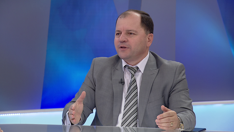 Frikë nga eleminimi?! Lefter Maliqi: Ilir Meta kontrollon ushqimin në burg