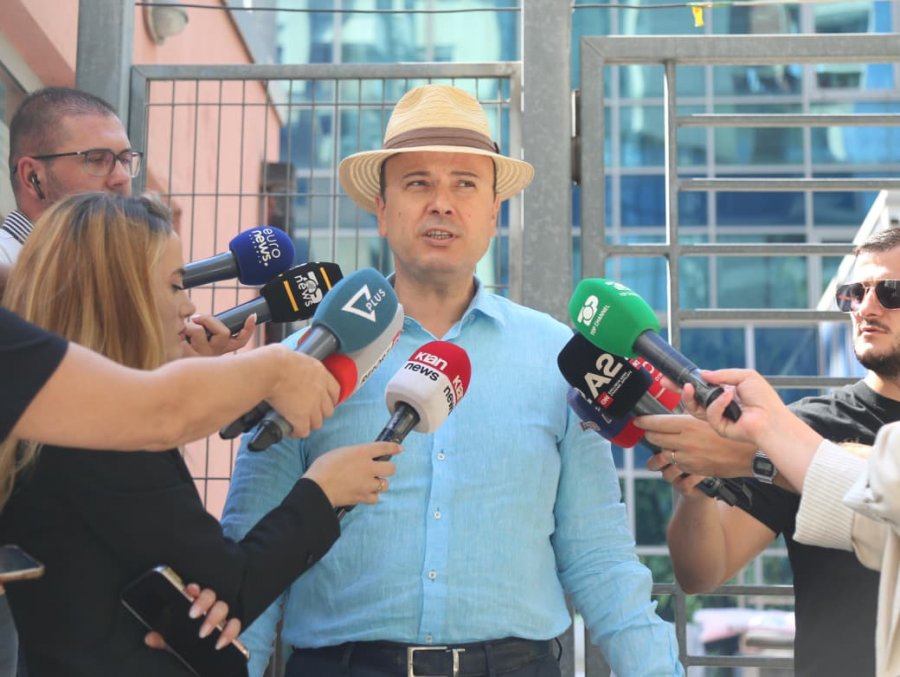 Gjyqi për ‘Partizanin’/ Malltezi: Proces politik i orkestruar nga qeveria, ka dhjetëra shkelje dhe falsifikime