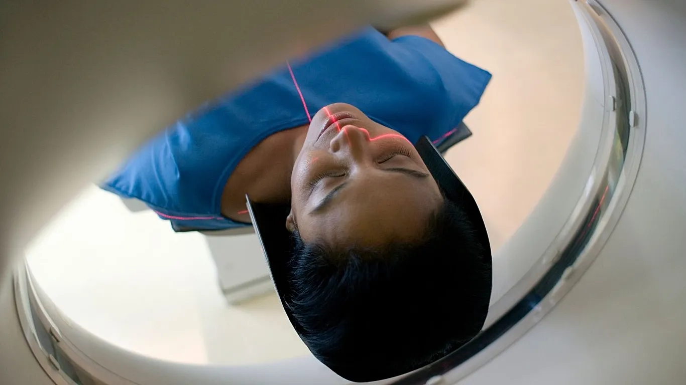 Gratë që bëjnë skanime CT përpara shtatzënisë, rrezikojnë aborte ose foshnje me defekte të lindjes