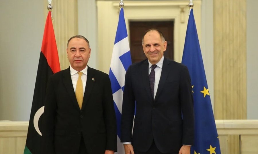 Greqia dhe Libia nisin procesin për përcaktimin e Zonës Ekskluzive Ekonomike, Gerapetritis në Tripoli me mesazh kundër paktit turko-libian