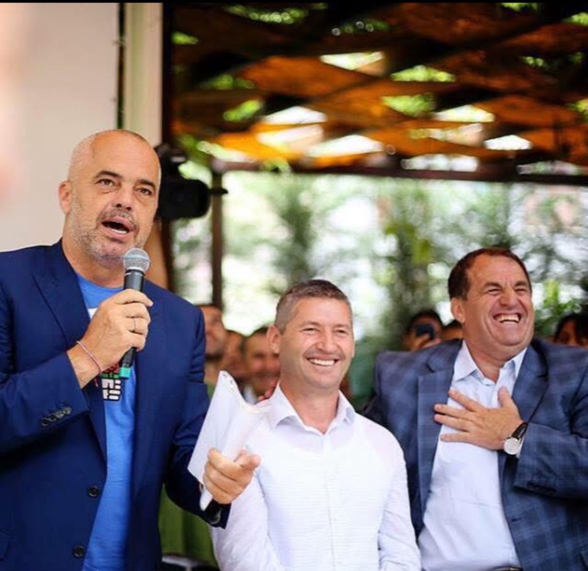 Grushte për pronën në “Fresk”, shpallet në kërkim djali i Saimir Allushit drejtuesi i njësisë 12 Tiranë