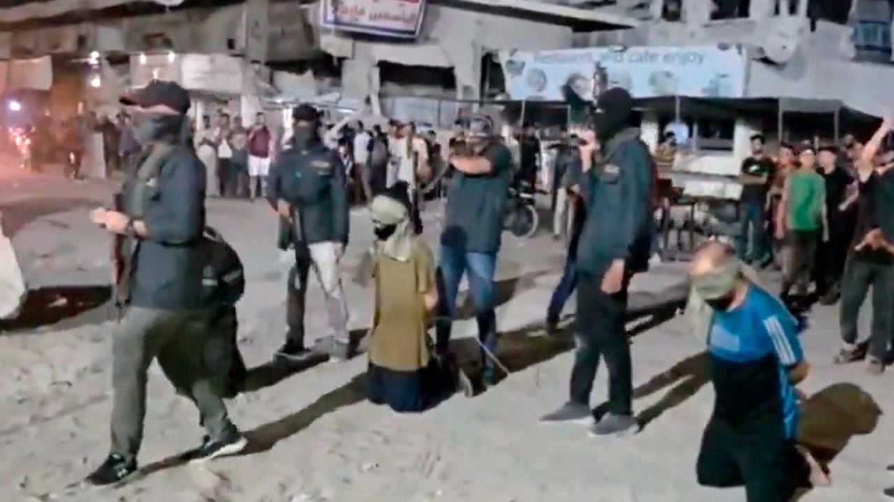 Hamasi ekzekuton publikisht 3 palestinezë/ U akuzuan si bashkëpunëtorë të Izraelit (Pamjet)