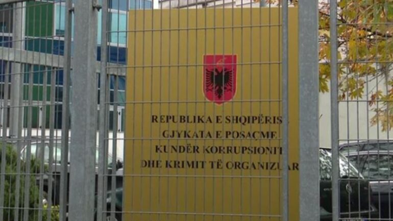 I akuzuar për trafik droge dhe pastrim parash, arrestohet në hyrje të Rinasit 52-vjeçari i shpallur në kërkim nga GJKKO