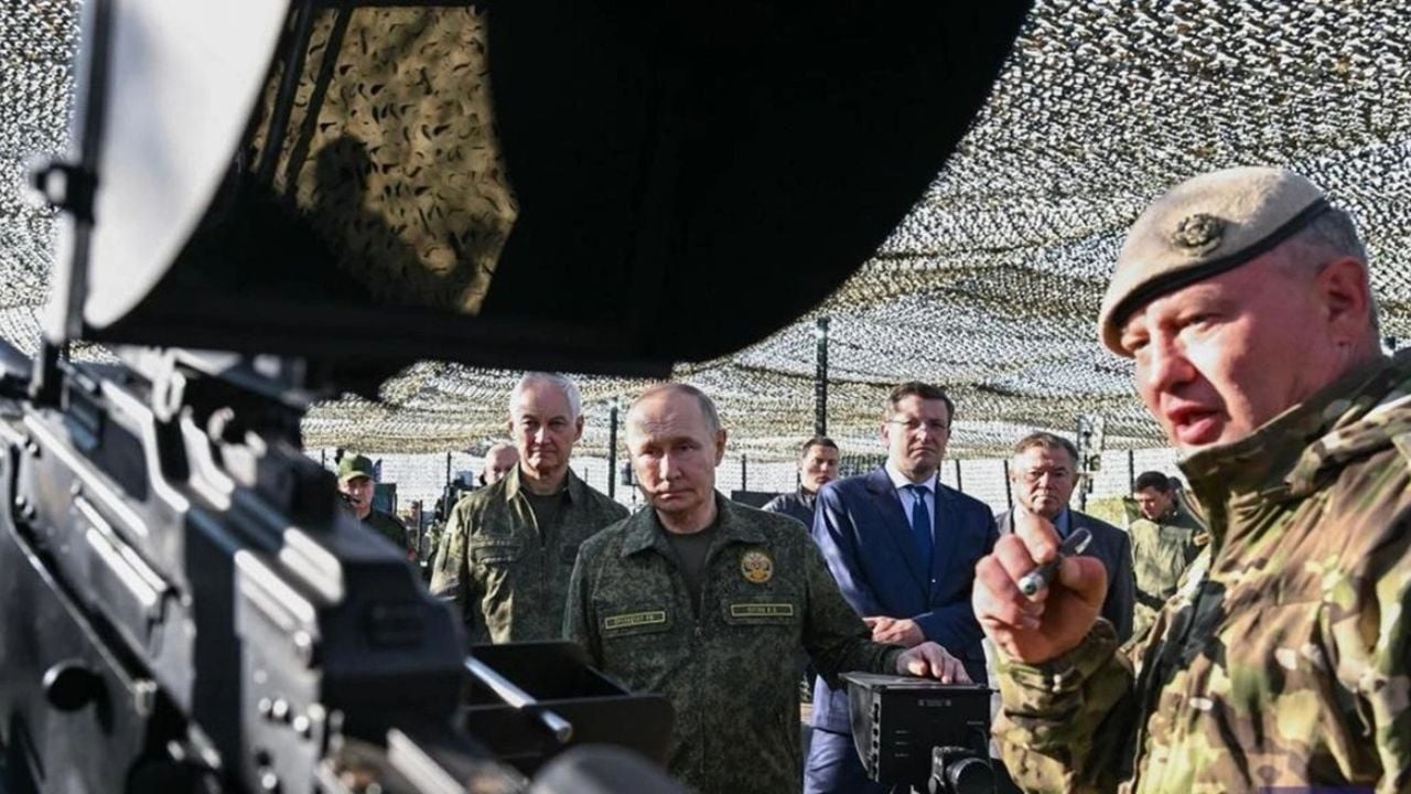 I veshur me ushtarake Putin viziton stërvitjet ruso-bjellorusinë, në ushtrime ishin pjesëmarrës edhe zyrtarë ushtarakë të SHBA-së