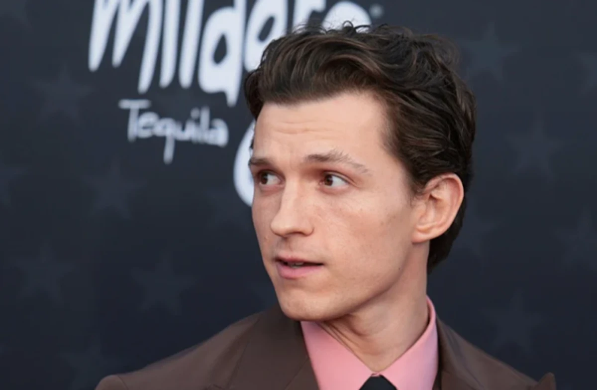 Incident në setin e ‘Spider-Man’: Tom Holland dërgohet në spital