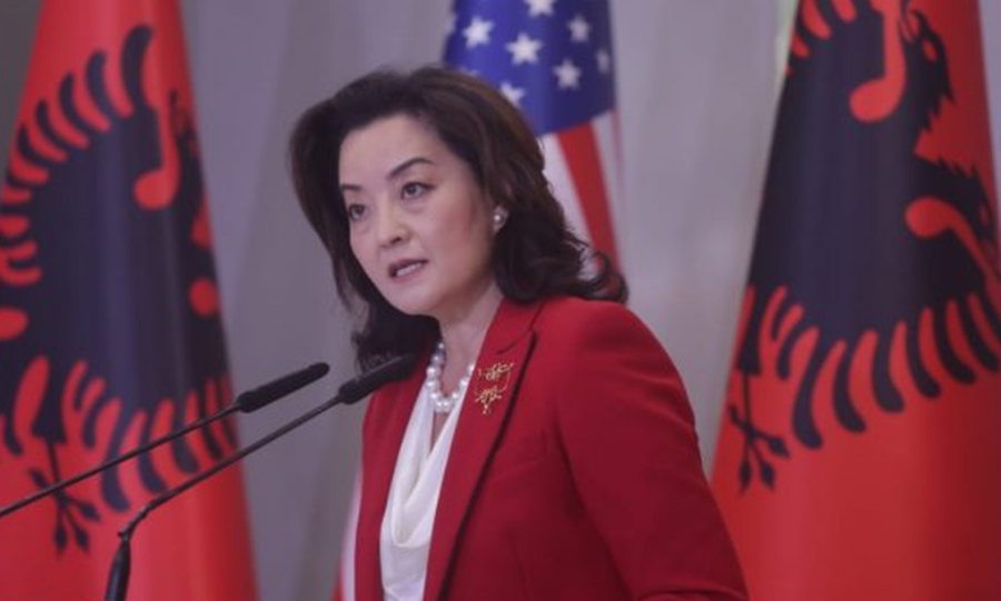Ish-ambasadorja e SHBA në Tiranë, Yuri Kim, i jep fund karrierës diplomatike