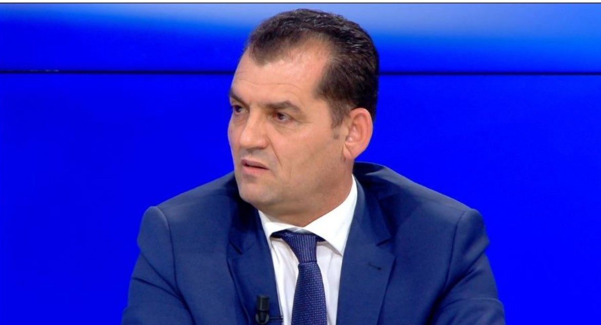 Ish-gjykatësi Muçi: Shkarkimi i Veliajt kishte bazë ligjore, por Kushtetuesja duhet të tregojë guxim