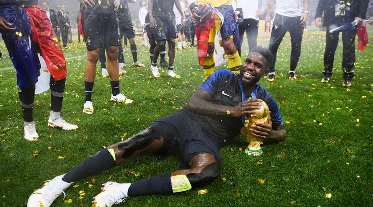 Ish-mbrojtësi i njohur thotë mjaft, largohet nga futbolli i luajtur