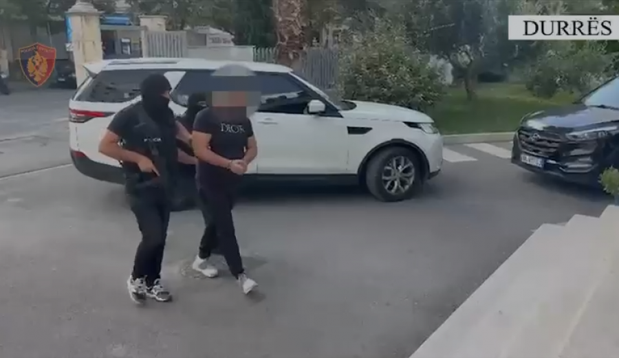 Ishte shpallur në kërkim për trafikim të narkotikëve, arrestohet 25-vjeçari në Durrës, pritet ekstradimi në Itali