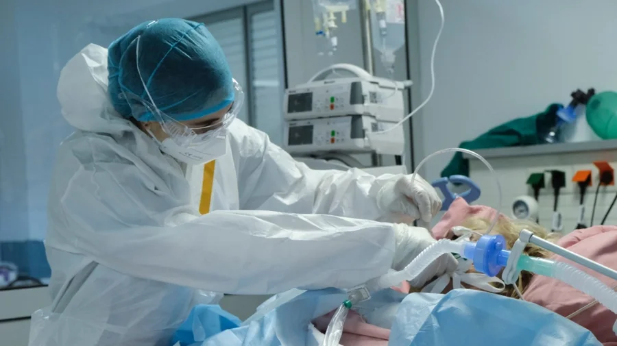 Itali, viktima dhe shifra rekord të rasteve me Covid/ Ekspertët: Qarkullon varianti ri Stratus