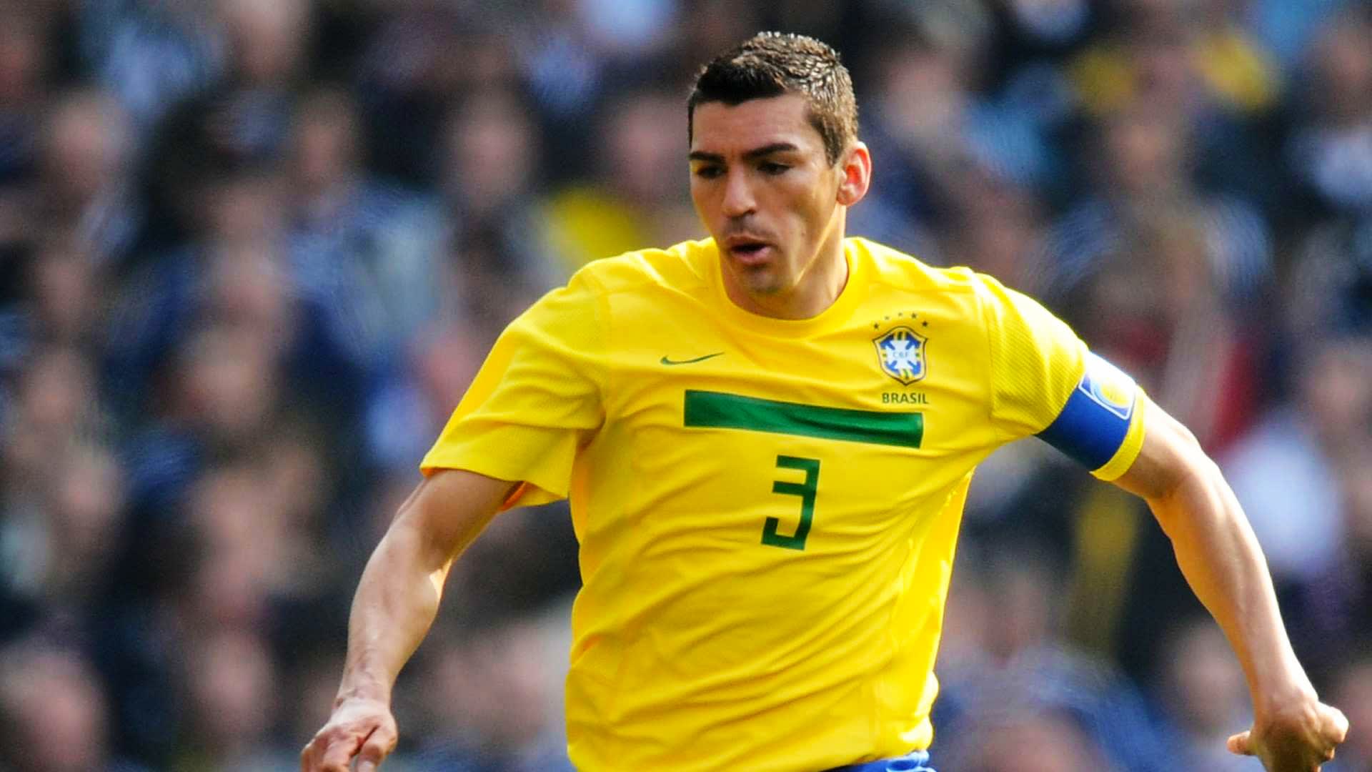 Iu dogj 18% e trupit, Lucio rrëfen tragjedinë: Alkooli në oxhak, flakët dhe zhytja në pishinë. Çfarë tronditjeje…